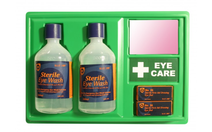 Eyewash station with mirror