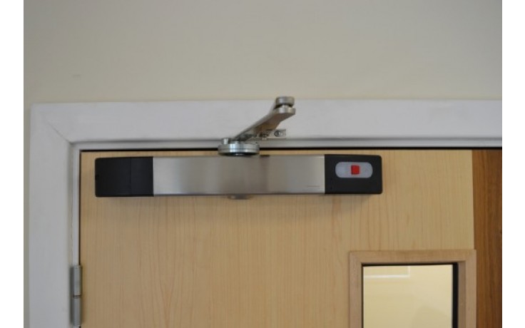 Agrippa digital door closer - Stainless Steel finish
